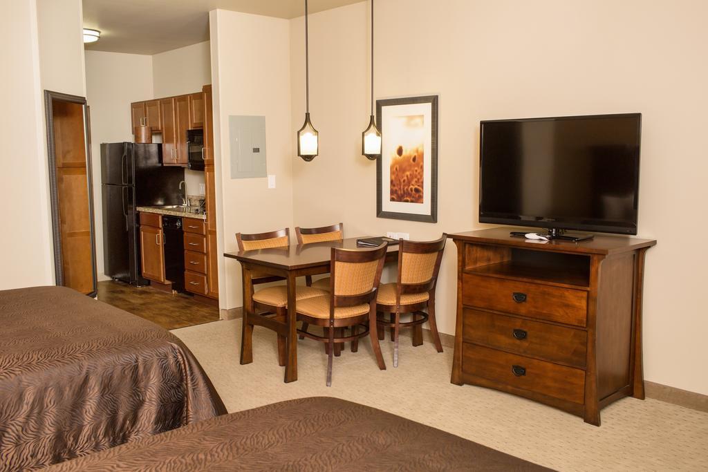 Teddy'S Residential Suites Watford City Zewnętrze zdjęcie