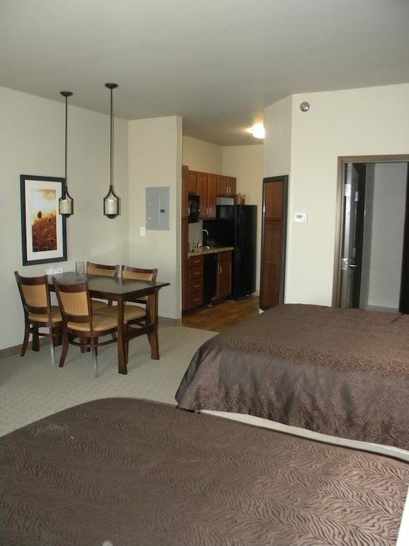 Teddy'S Residential Suites Watford City Zewnętrze zdjęcie
