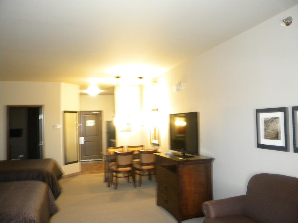 Teddy'S Residential Suites Watford City Zewnętrze zdjęcie