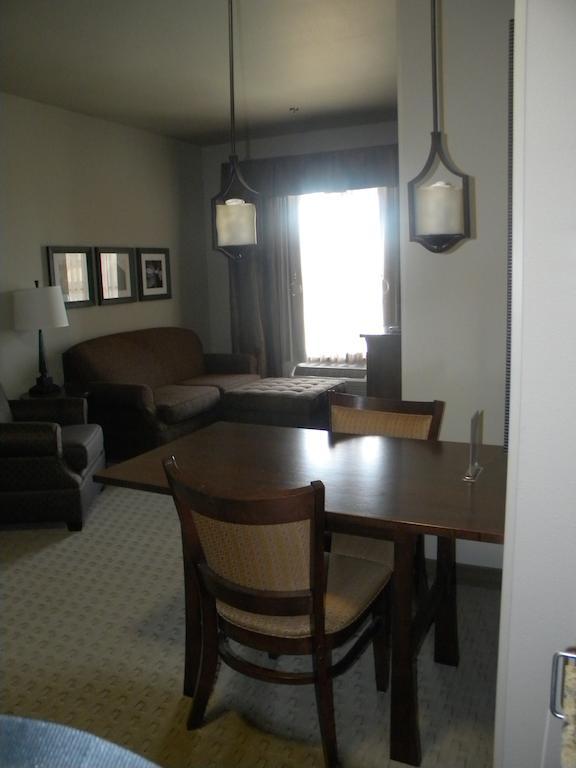 Teddy'S Residential Suites Watford City Zewnętrze zdjęcie