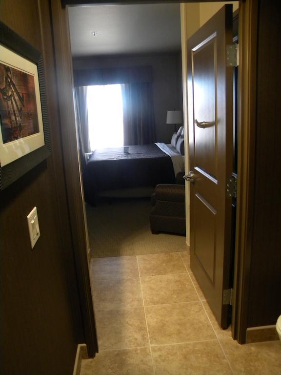 Teddy'S Residential Suites Watford City Zewnętrze zdjęcie