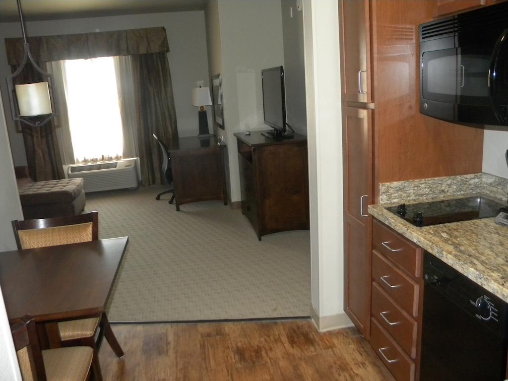 Teddy'S Residential Suites Watford City Zewnętrze zdjęcie