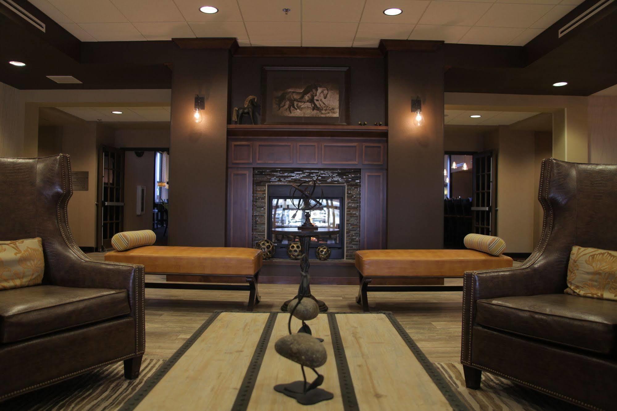 Teddy'S Residential Suites Watford City Zewnętrze zdjęcie