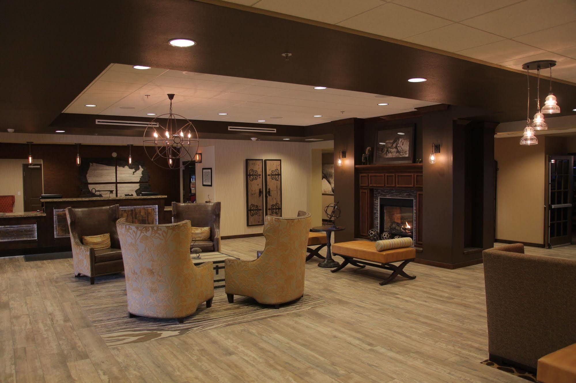 Teddy'S Residential Suites Watford City Zewnętrze zdjęcie