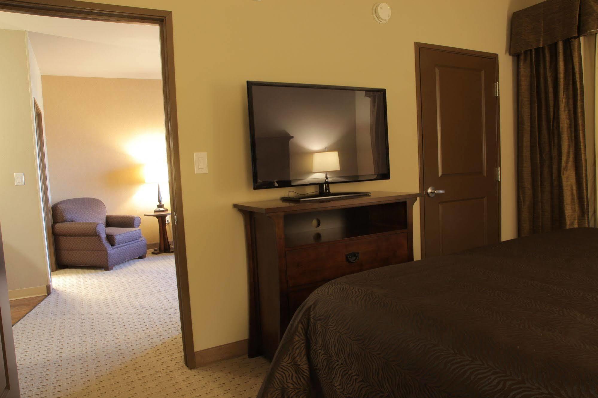 Teddy'S Residential Suites Watford City Zewnętrze zdjęcie