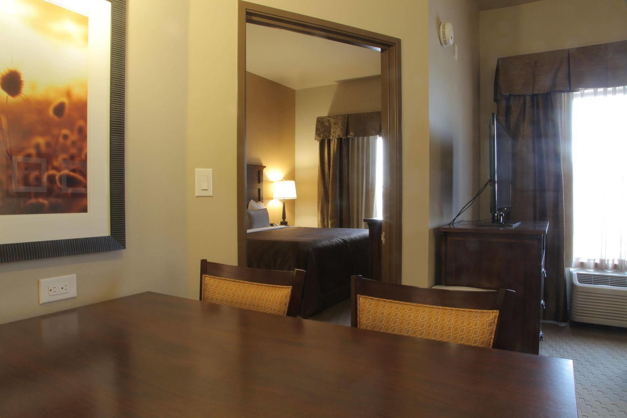 Teddy'S Residential Suites Watford City Zewnętrze zdjęcie