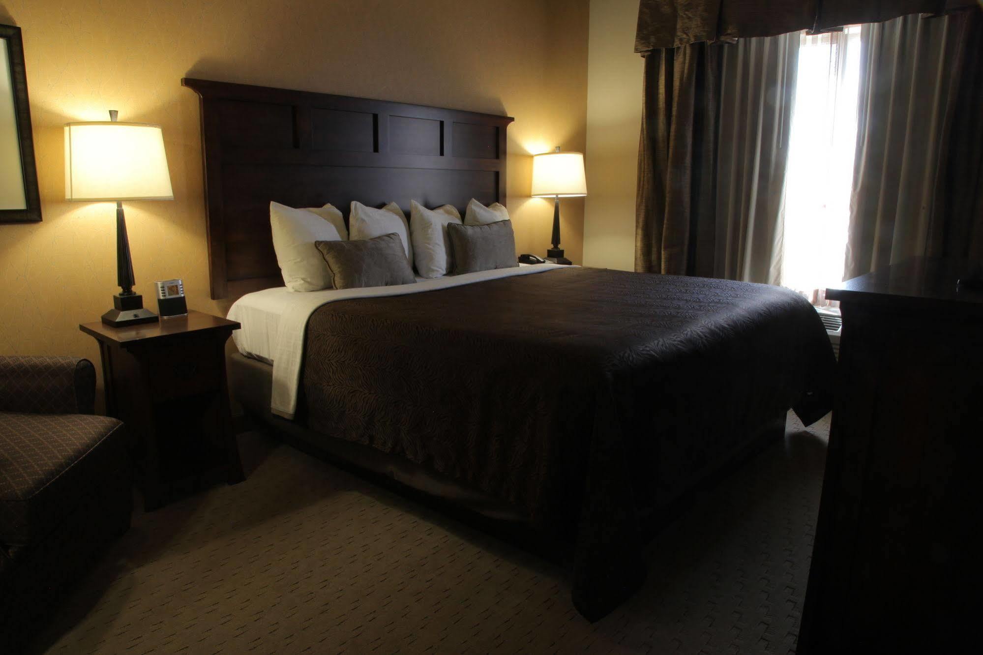 Teddy'S Residential Suites Watford City Zewnętrze zdjęcie