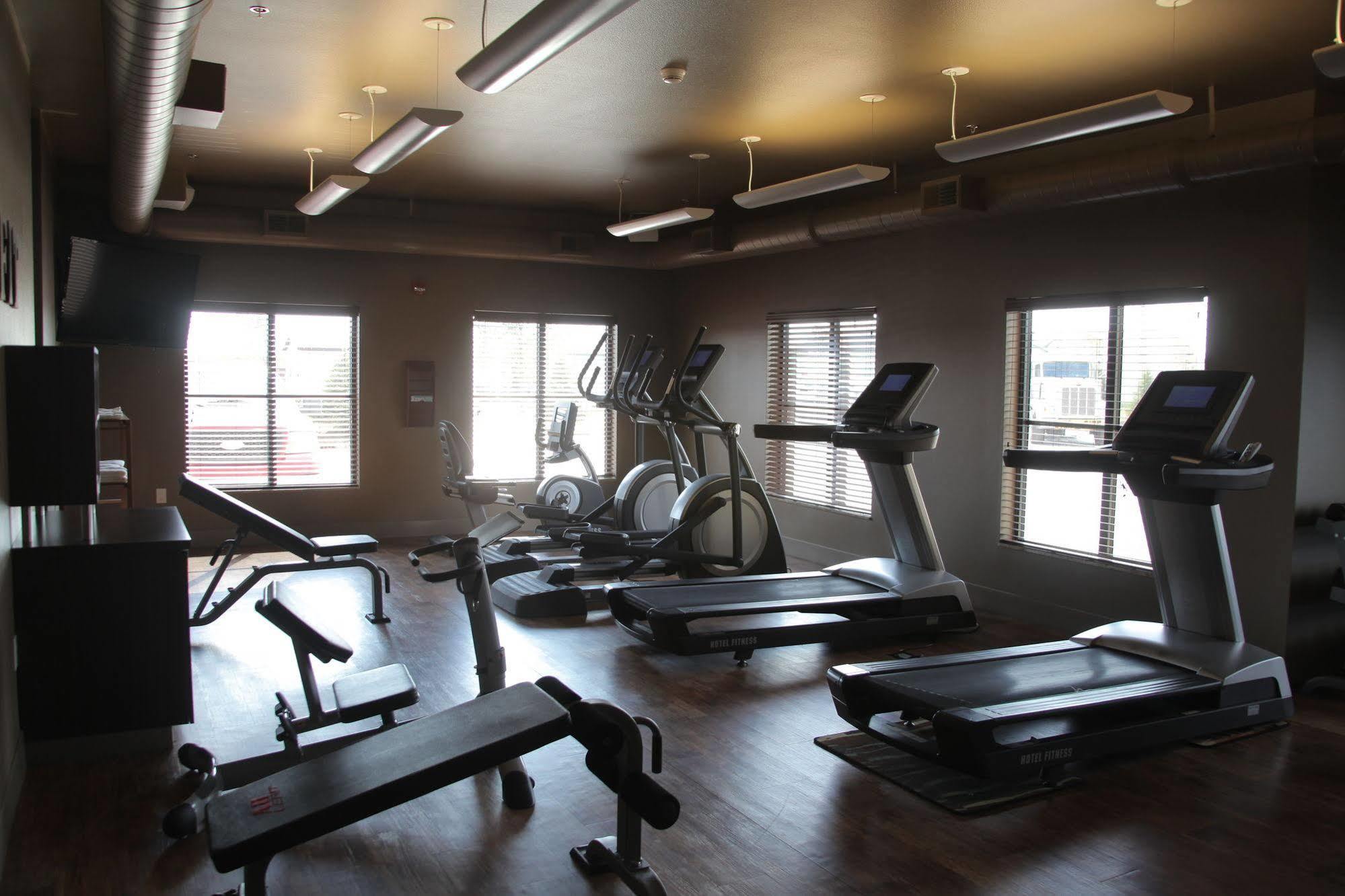 Teddy'S Residential Suites Watford City Zewnętrze zdjęcie