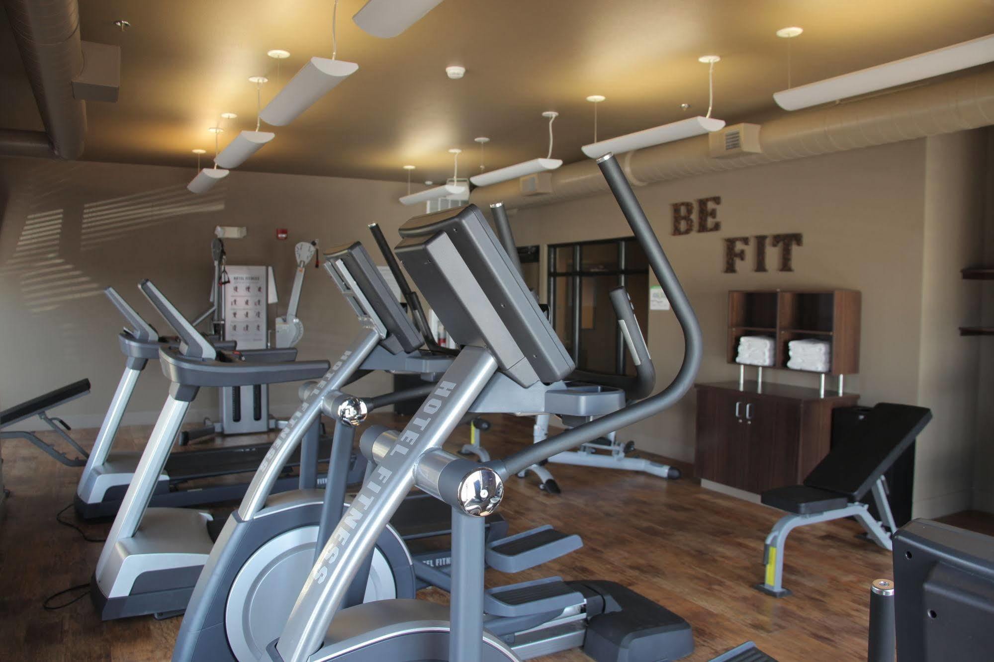 Teddy'S Residential Suites Watford City Zewnętrze zdjęcie